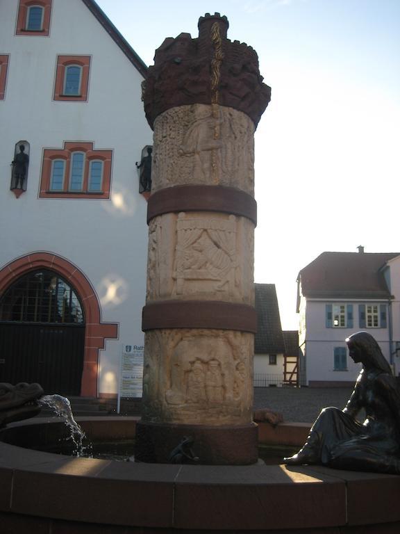Burgmannenhaus Hotell Steinau an der Straße Exteriör bild