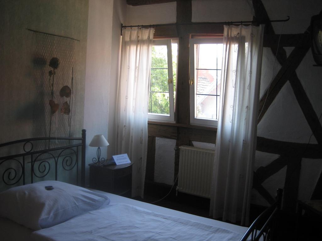Burgmannenhaus Hotell Steinau an der Straße Rum bild