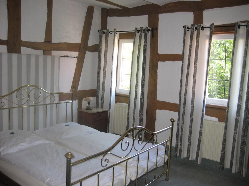 Burgmannenhaus Hotell Steinau an der Straße Rum bild