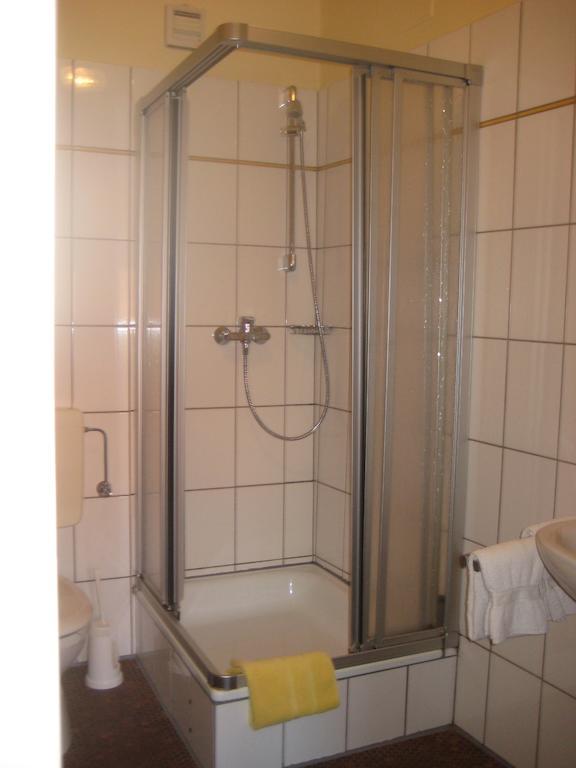 Burgmannenhaus Hotell Steinau an der Straße Rum bild